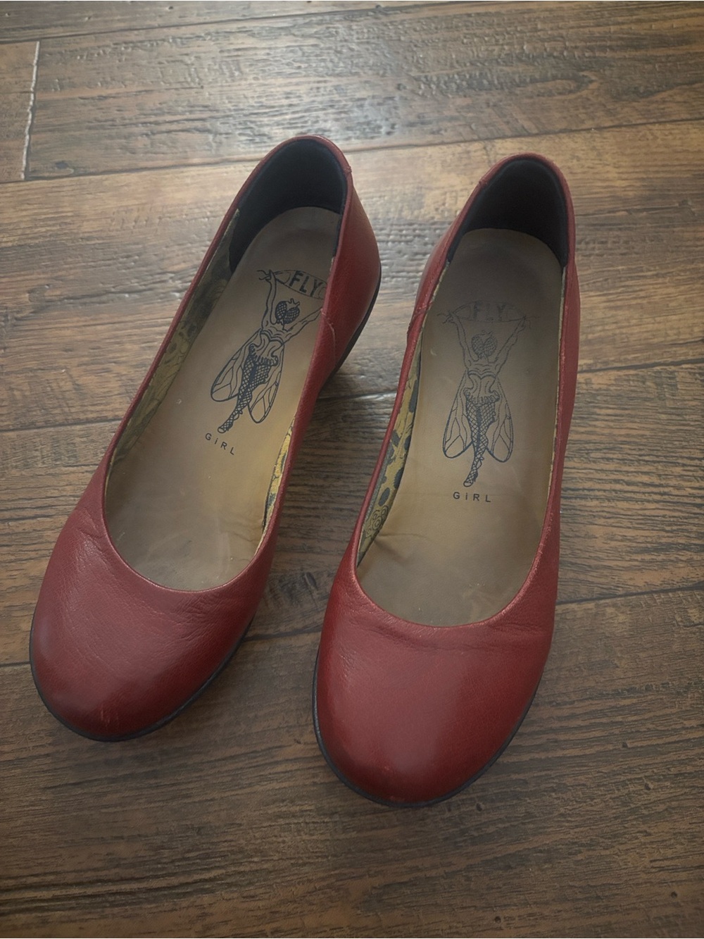 Fly London Women's Red Leather Round-Toe Flats